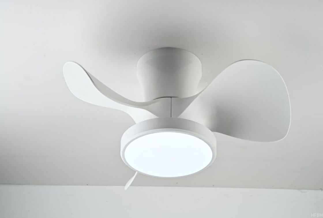 Stylish Wooden Design Ceiling Fan 52 Inch White Solar Ceiling Fan With Light